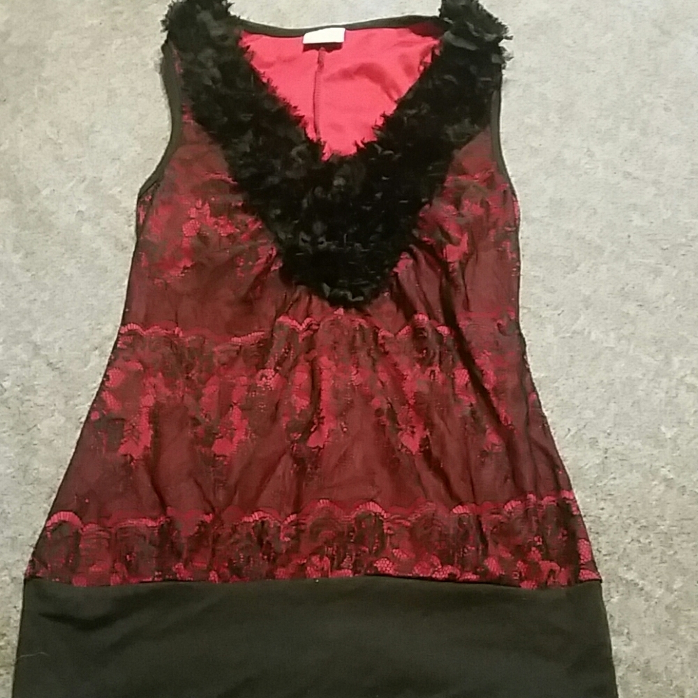 Day trip small black and red dress shirt